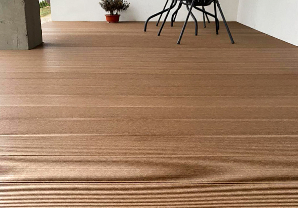 Терраса ДПК на втором этаже дома Терраса ДПК на втором этаже дома