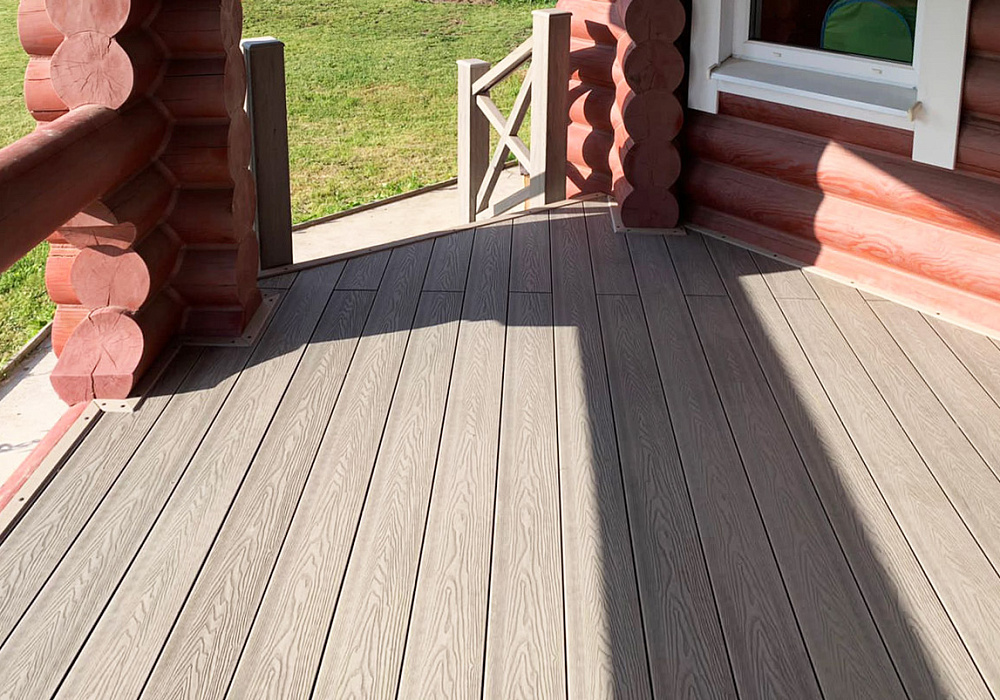 Терраса и крыльцо частного дома Терраса и крыльцо частного дома