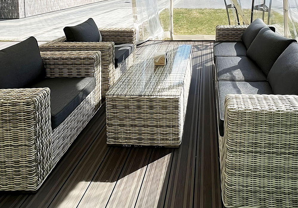 Плетеная мебель Флорида на террасе отеля Плетеная мебель Флорида на террасе отеля