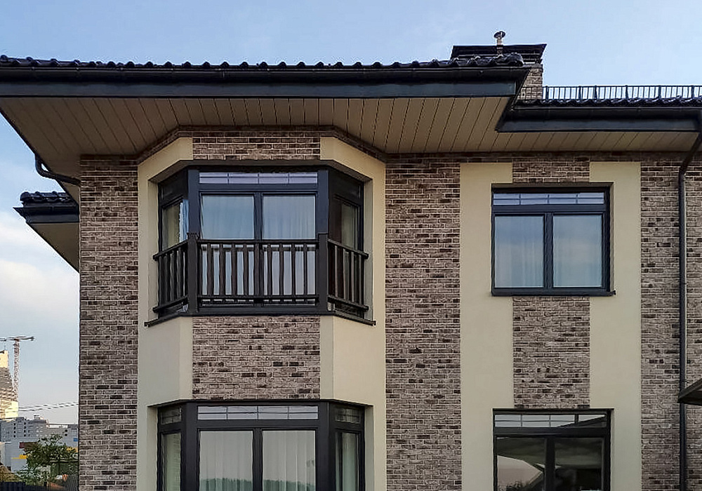 Ограждения на окнах двухэтажного дома Ограждения на окнах двухэтажного дома
