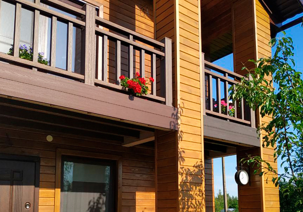 Ограждения на балконе второго этажа частного дома. Ограждения на балконе второго этажа частного дома.