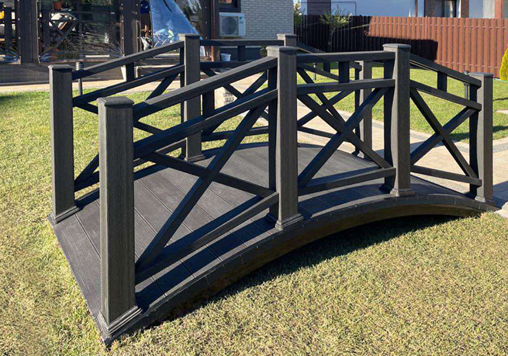 Мост из ДПК с ограждениями "Кантри плюс" Мост из ДПК с ограждениями "Кантри плюс"