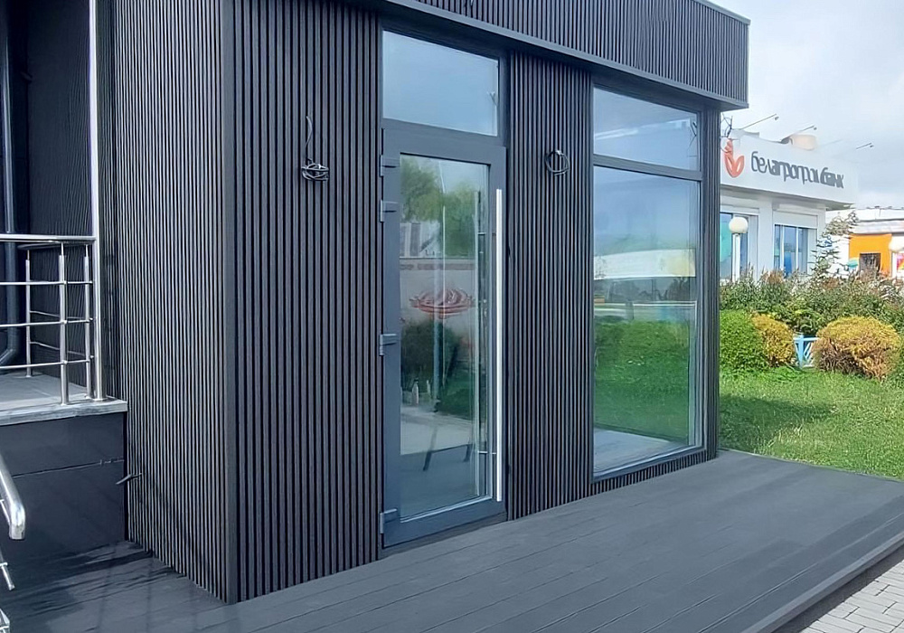 Фасад и терраса кафе Фасад и терраса кафе