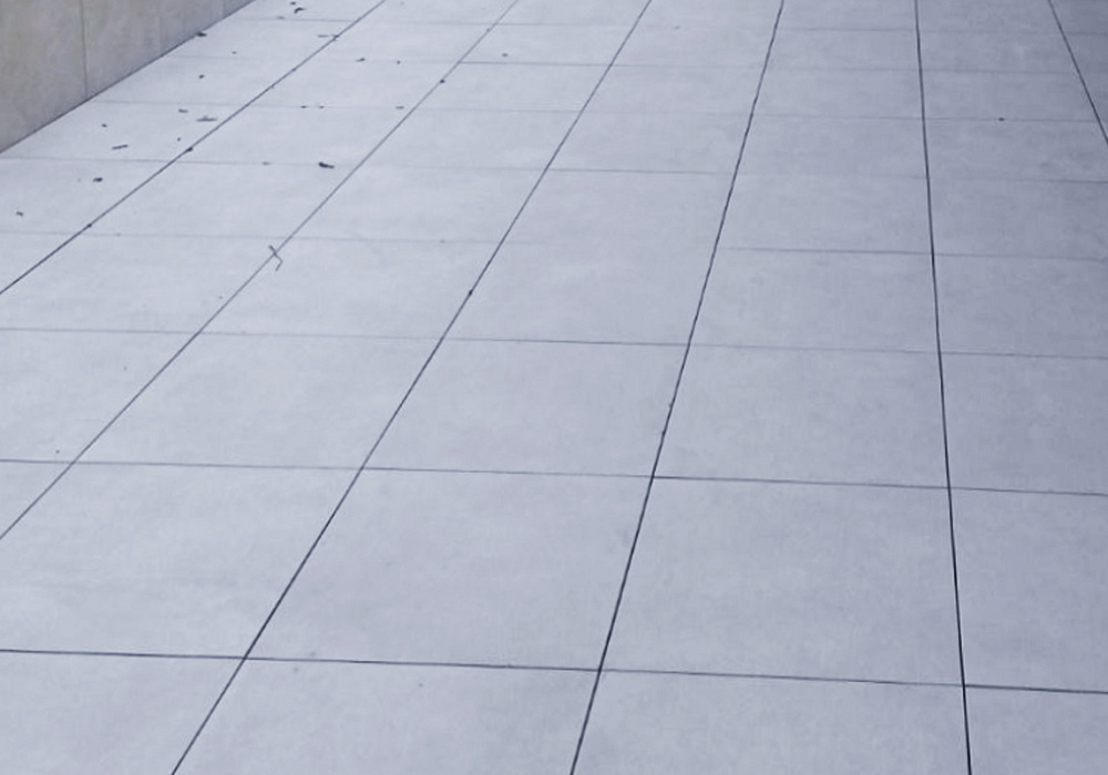 Терраса из керамогранита в загородном доме Терраса из керамогранита в загородном доме