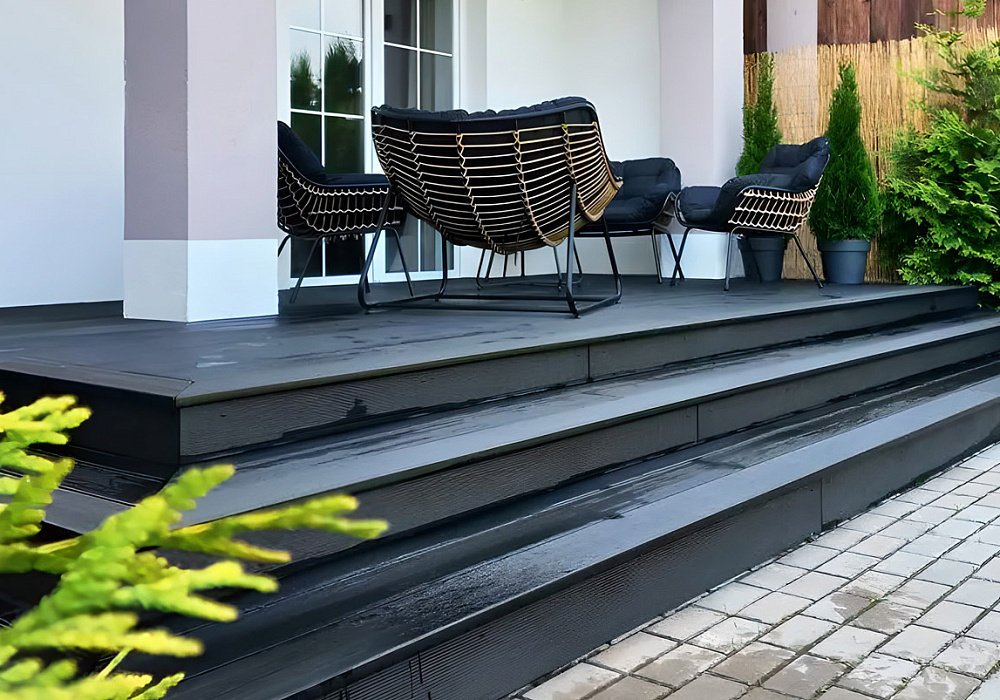 Терраса со ступенями в частном доме Терраса со ступенями в частном доме