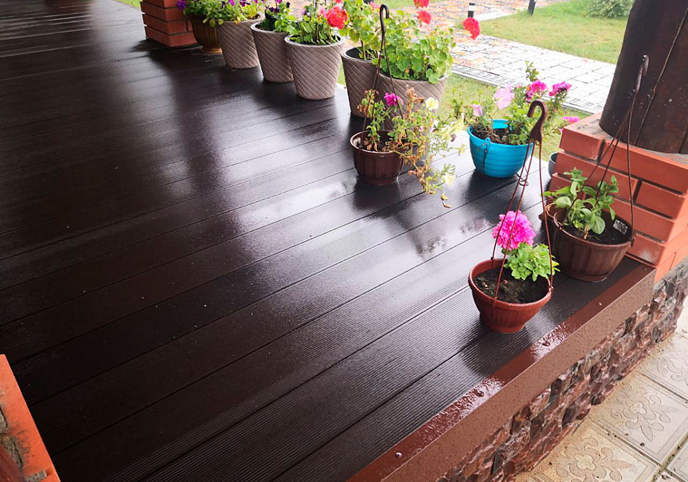 Обустройство крытой террасы частного дома. Обустройство крытой террасы частного дома.