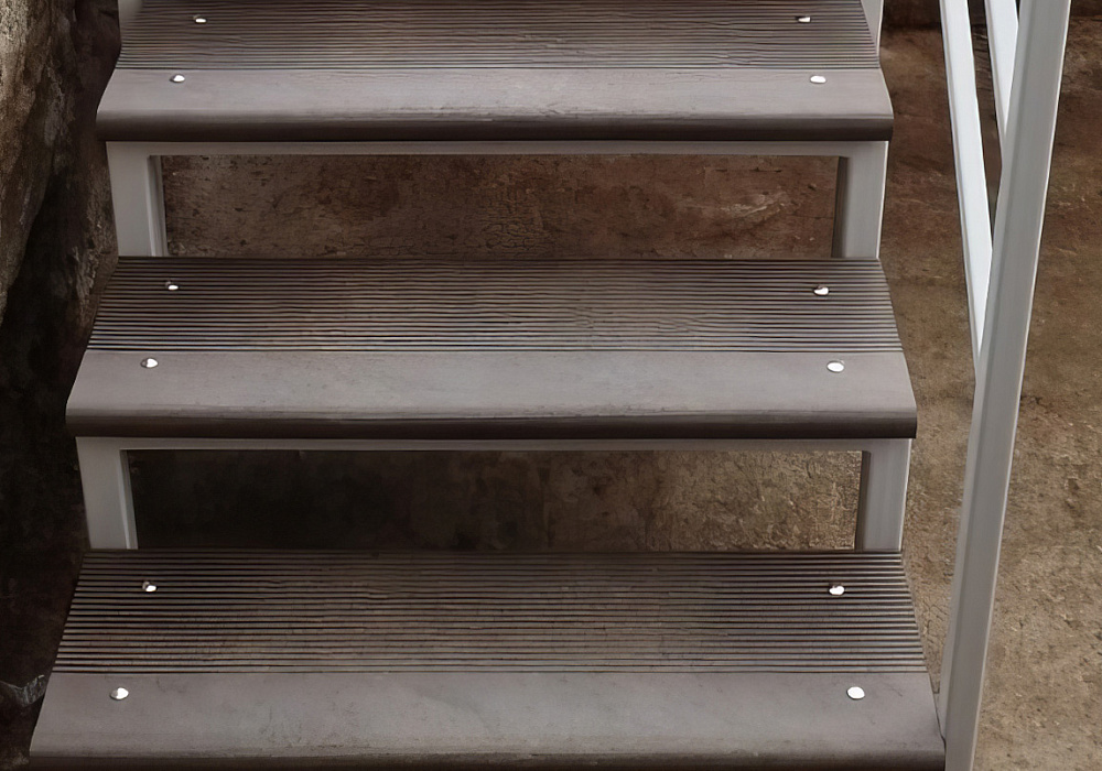 Лестница из ДПК Лестница из ДПК