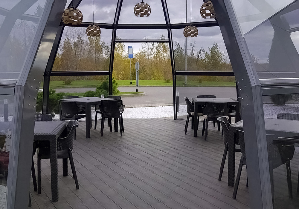 Крытая терраса летнего кафе на АЗС Крытая терраса летнего кафе на АЗС