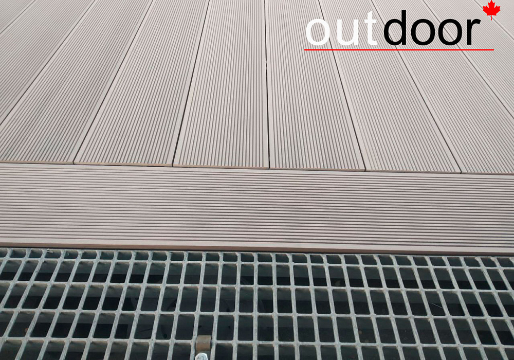 Терраса из ДПК в административном здании Терраса из ДПК в административном здании