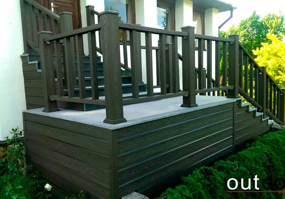 Крыльцо частного жилого дома Крыльцо частного жилого дома