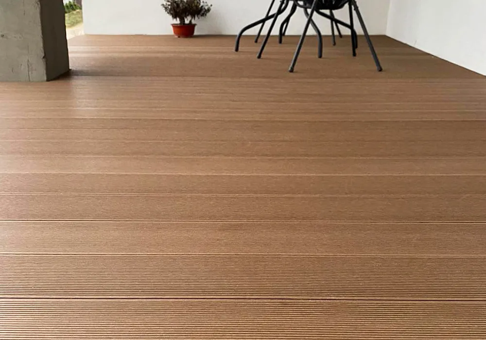 Терраса ДПК на втором этаже дома Терраса ДПК на втором этаже дома