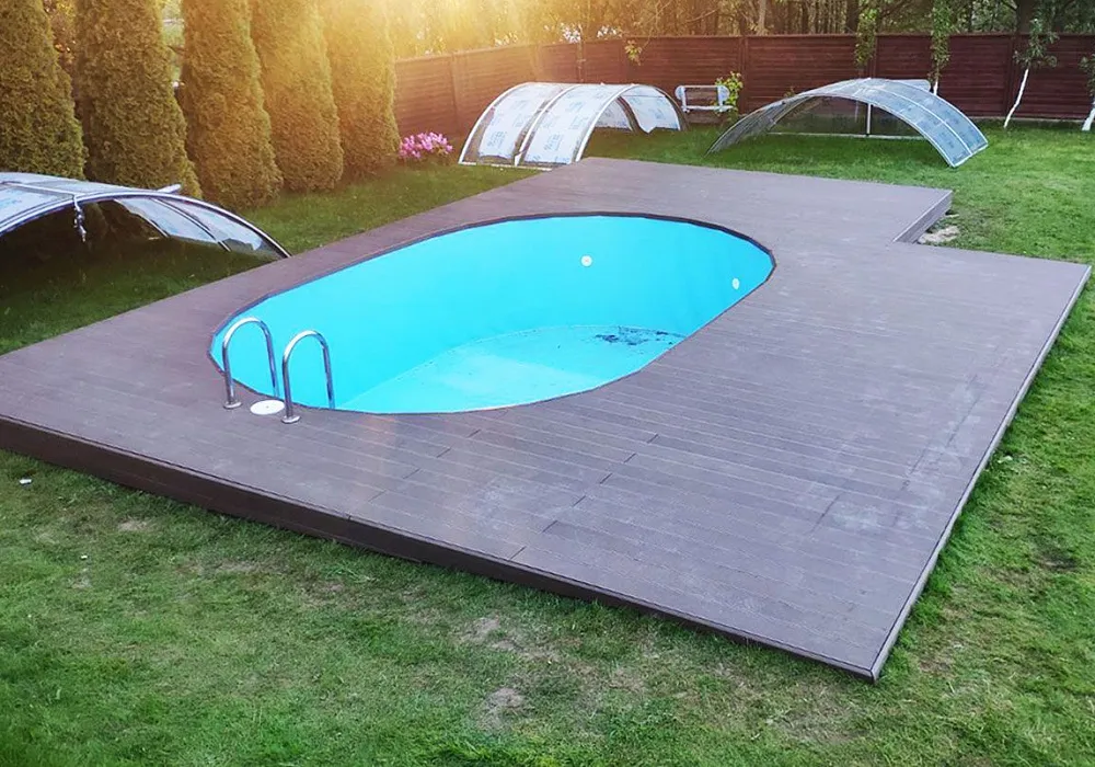 Террасный настил у бассейна в Волковичах Террасный настил у бассейна в Волковичах