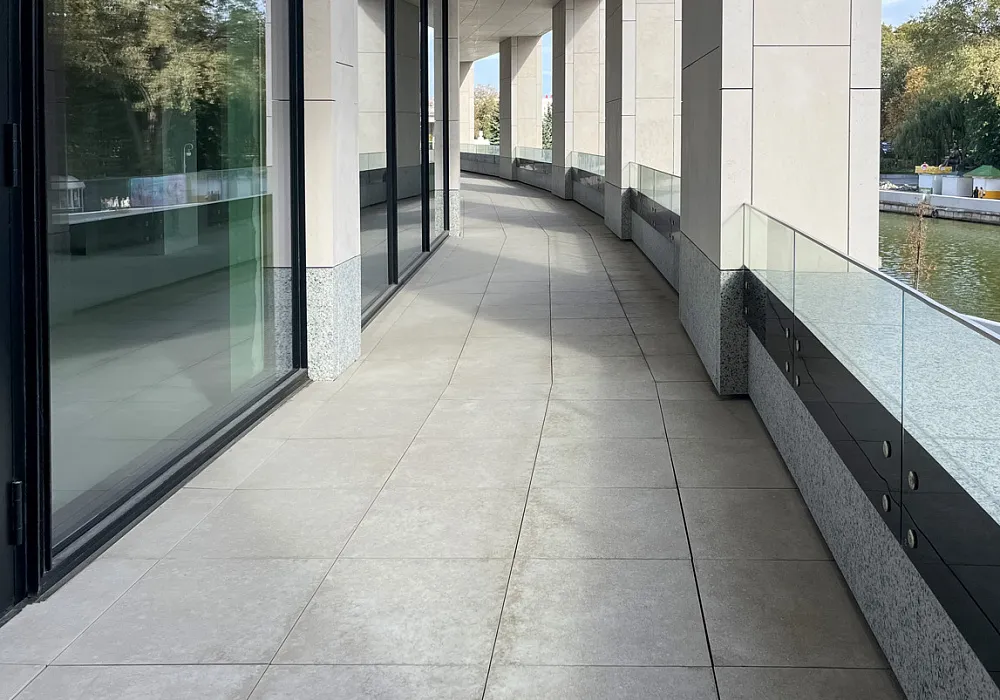 Эксплуатируемая кровля в бизнес-центре Эксплуатируемая кровля в бизнес-центре