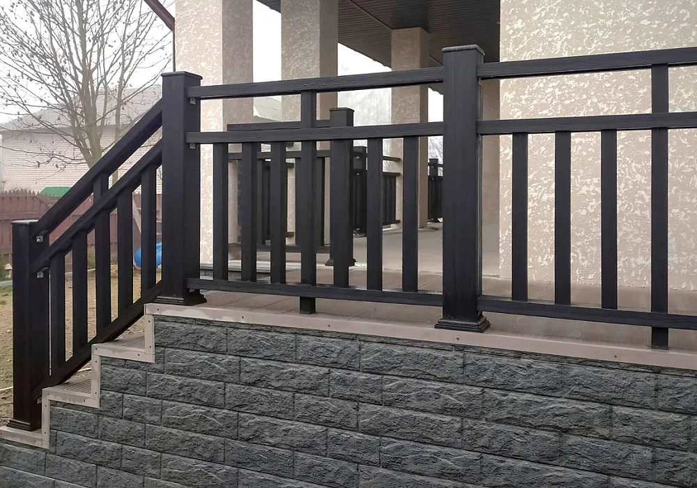 Ограждения "Классик плюс" на террасе частного дома Ограждения "Классик плюс" на террасе частного дома