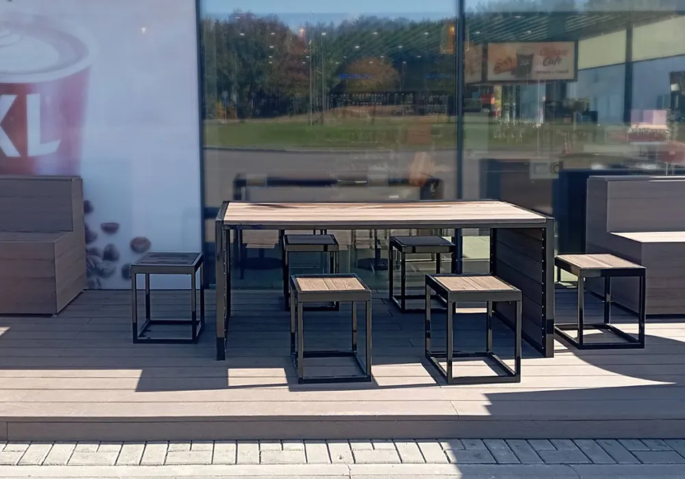 Летняя терраса из ДПК на АЗС Летняя терраса из ДПК на АЗС