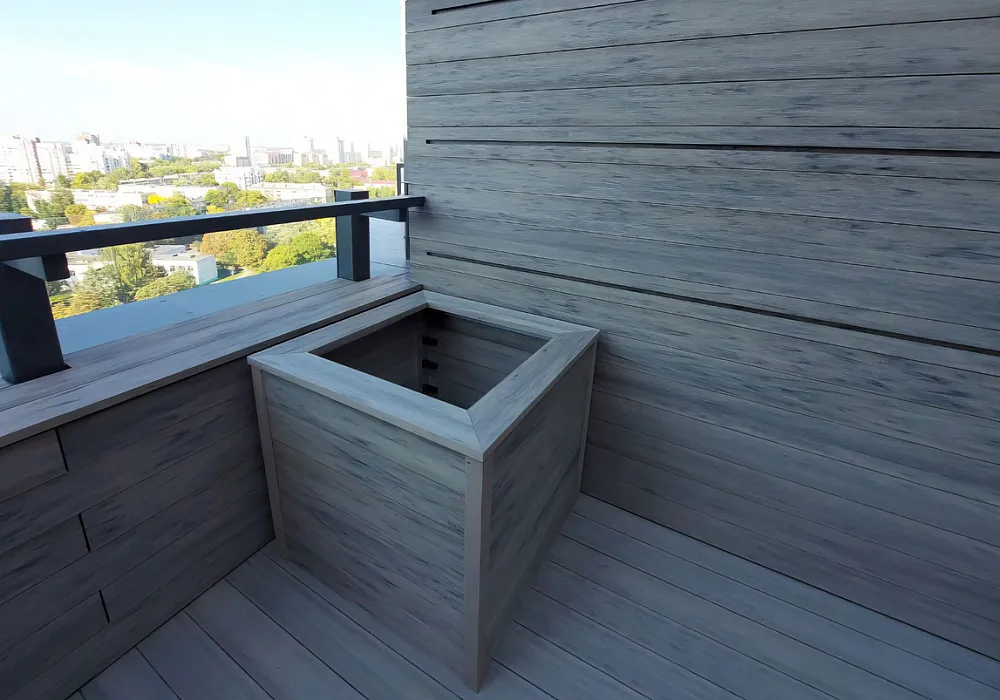 Терраса, фасад и цветочные кадки из ДПК Терраса, фасад и цветочные кадки из ДПК