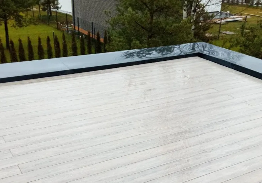 Терраса на регулируемых опорах в частном доме Терраса на регулируемых опорах в частном доме