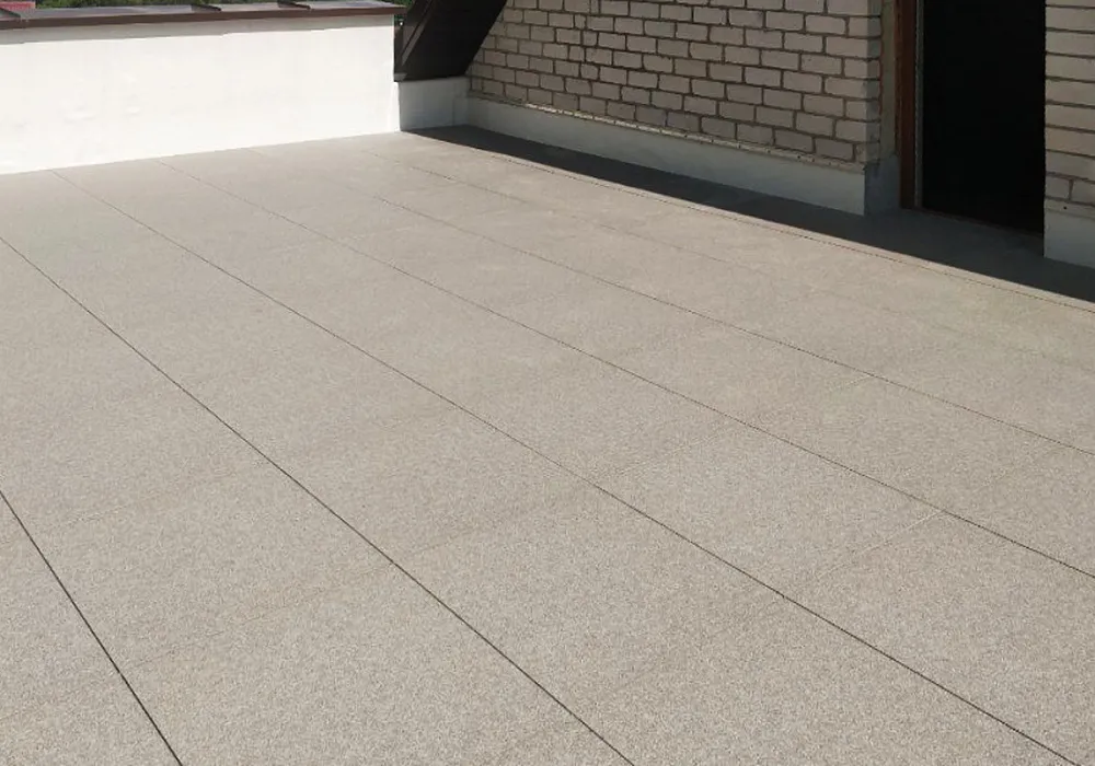 Настил из керамогранита на подсистеме KRONEX Настил из керамогранита на подсистеме KRONEX