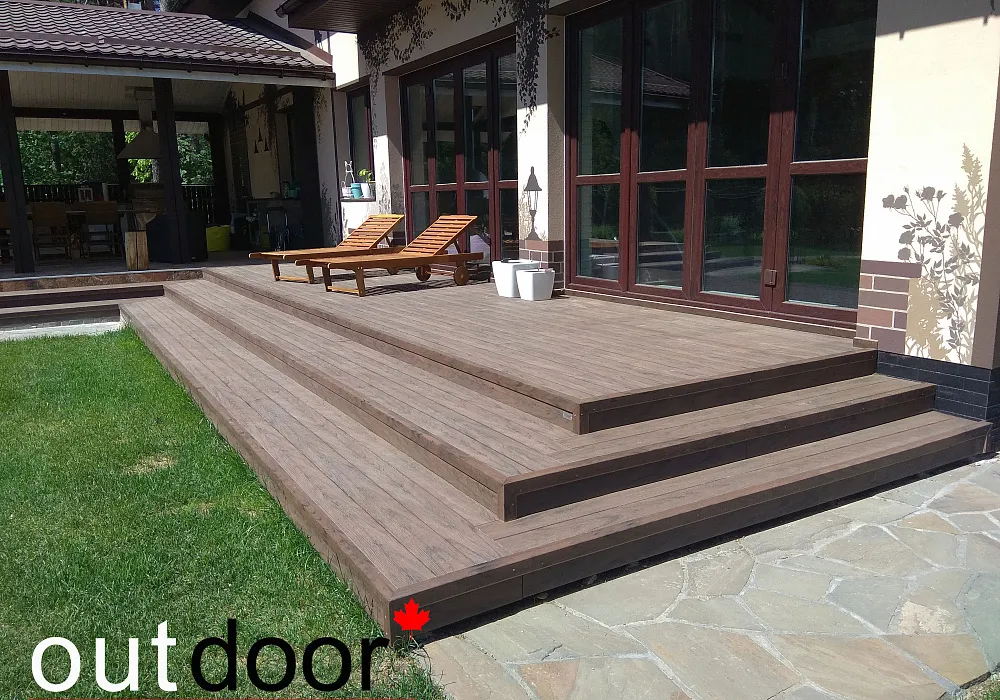 Терраса из ДПК в загородном доме Терраса из ДПК в загородном доме