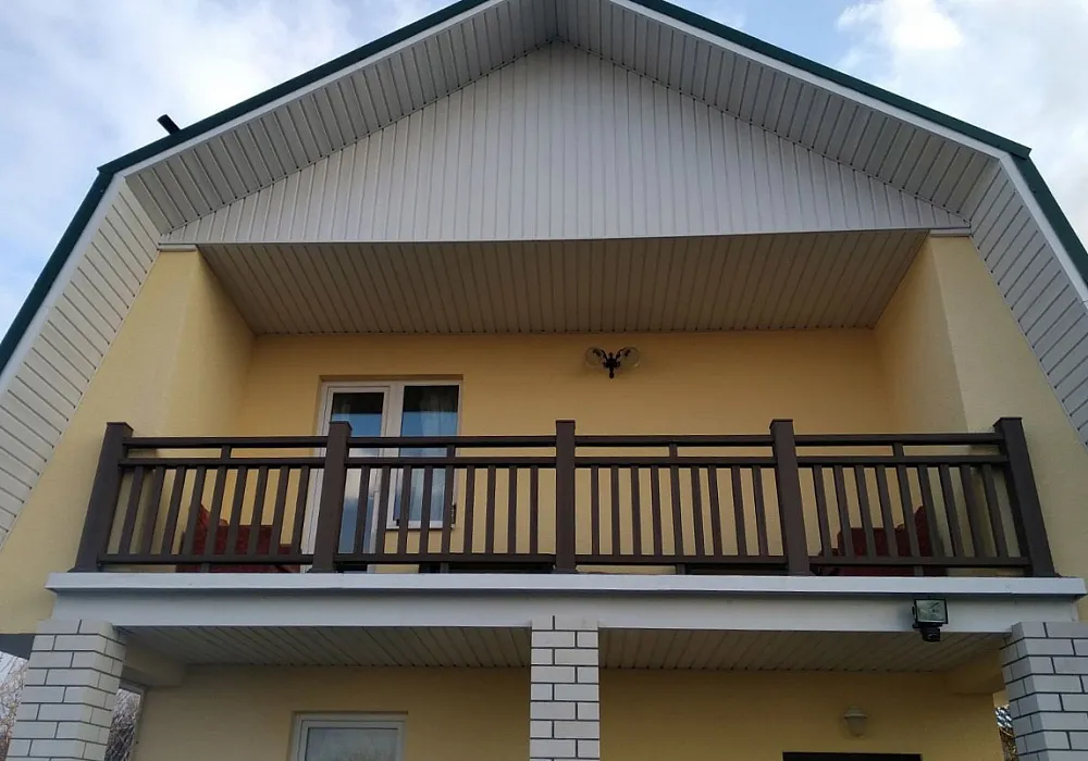 Ограждения на балконе частного дома на втором этаже Ограждения на балконе частного дома на втором этаже
