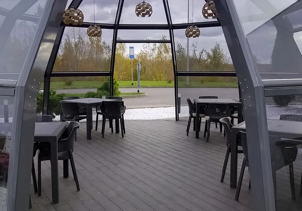 Крытая терраса летнего кафе на АЗС Крытая терраса летнего кафе на АЗС