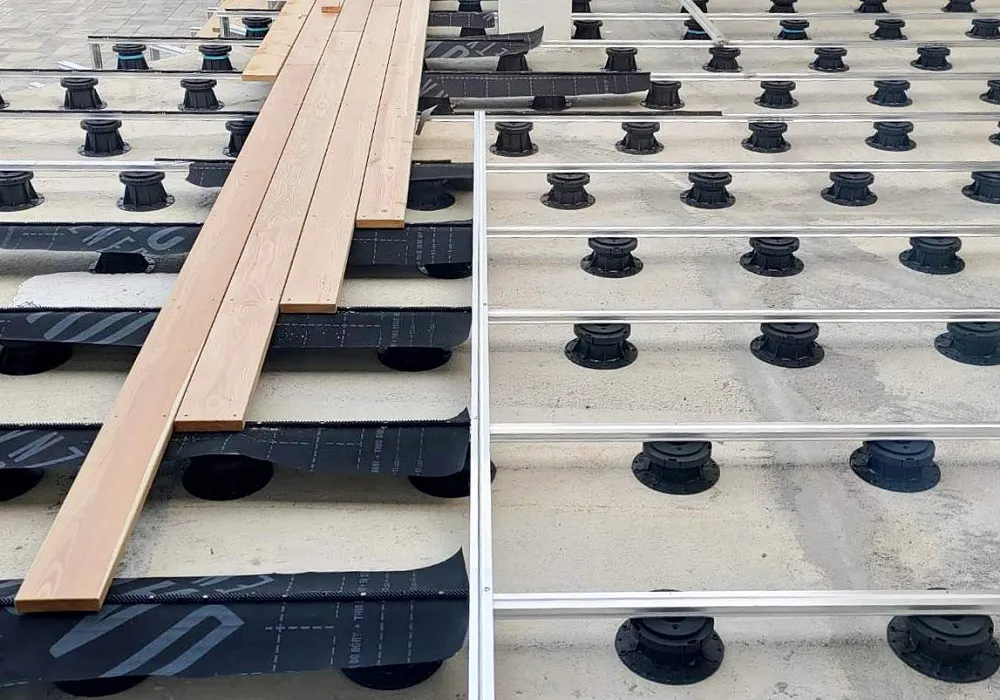 Подсистема из регулируемых опор для террасы частного дома Подсистема из регулируемых опор для террасы частного дома